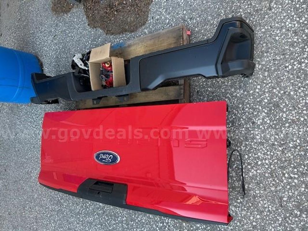 2026 Ford Super duty tailgate and rear bumper