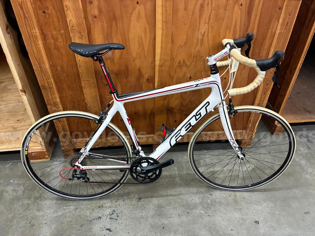 Two endurance road bikes (Giant/Felt)