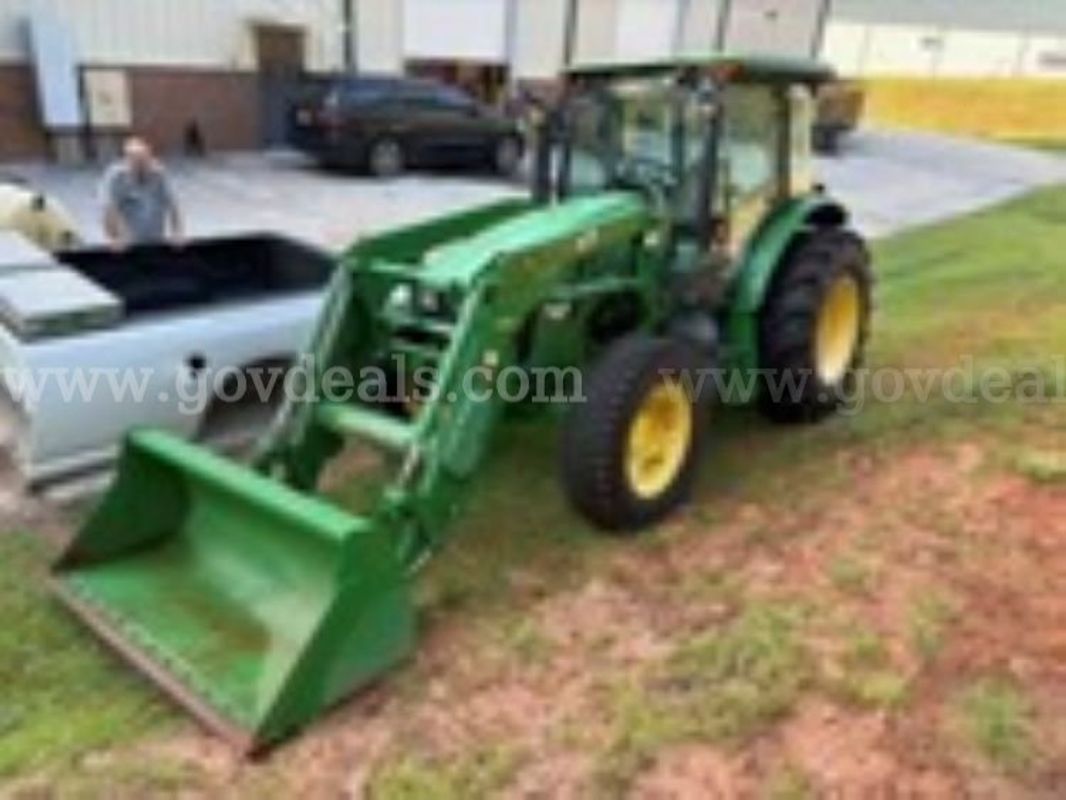 John Deere 5100M Cab 4x4 Tractor
