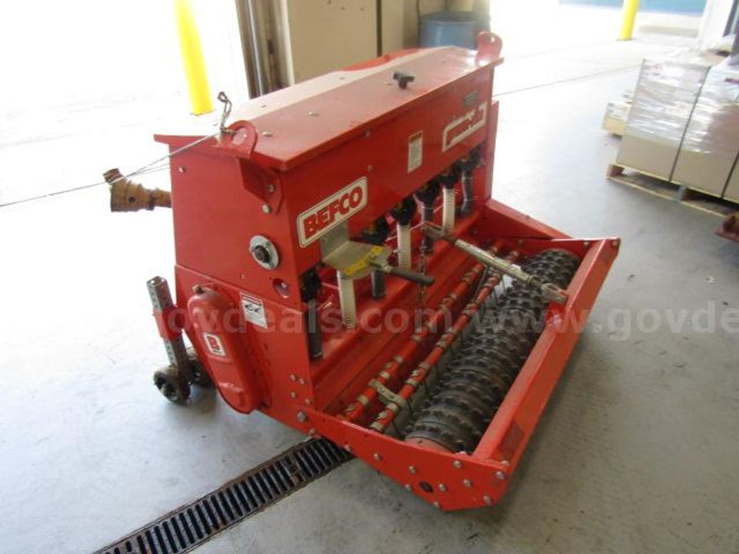 2016 BEFCO GRT-250 AERATOR OVERSEEDER