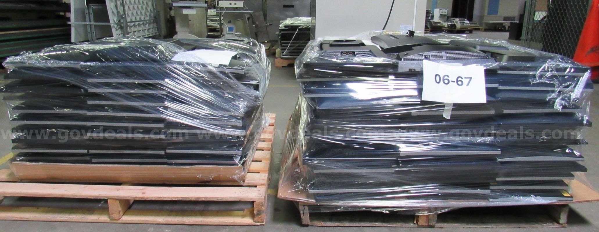 06-67   Monitor Screens