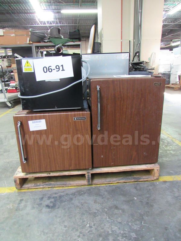 06-91   Mini-Fridges & Microwaves
