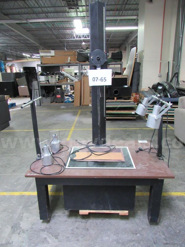 07-65 Camera Stand
