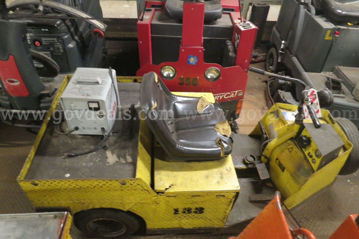Cushman Electric cart (#133)