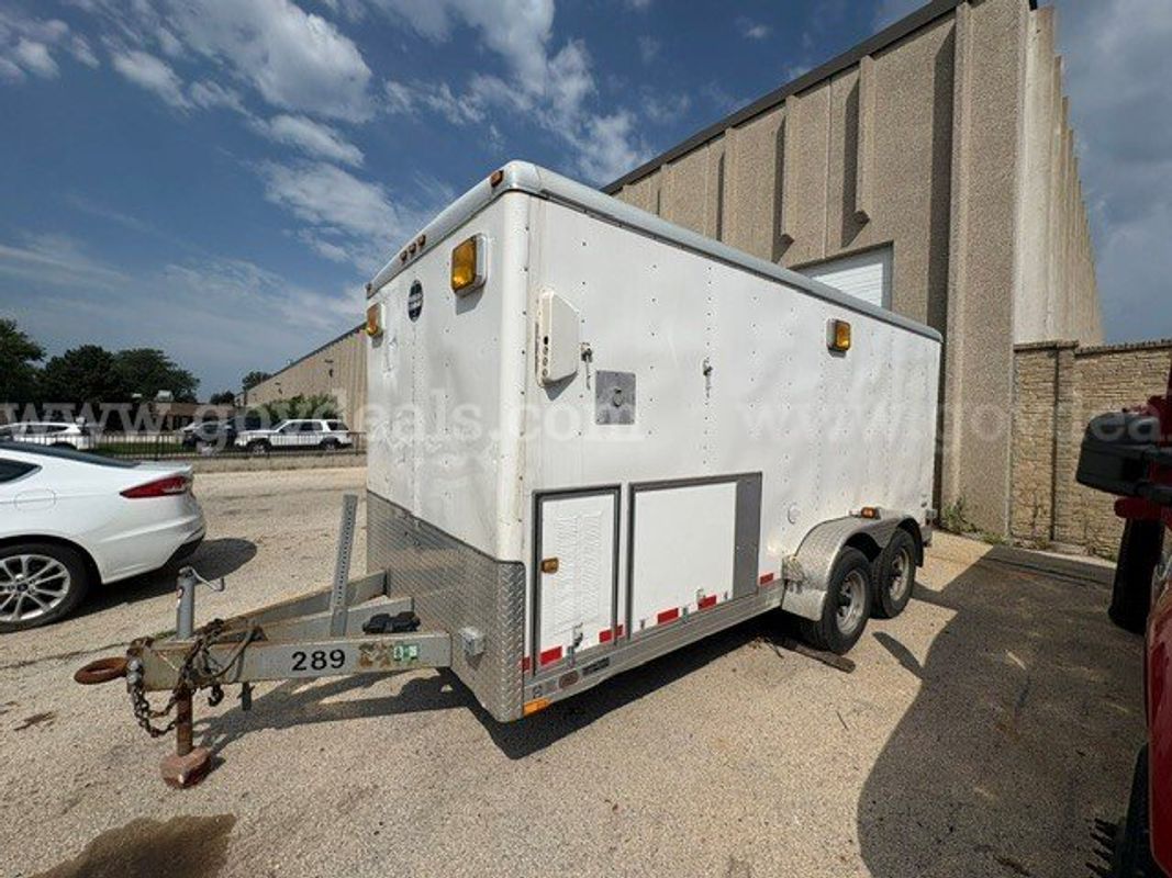 2002 wells fargo enclosed trailer