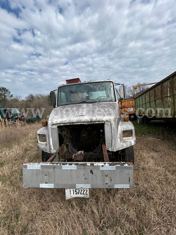 2001 Freightliner FL80