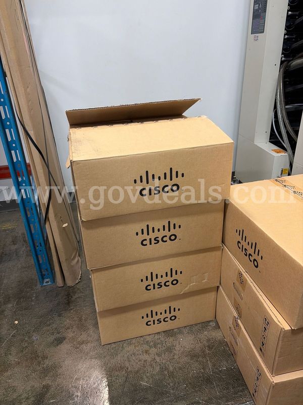 Lot of 7 Cisco 9300-24U-A Servers