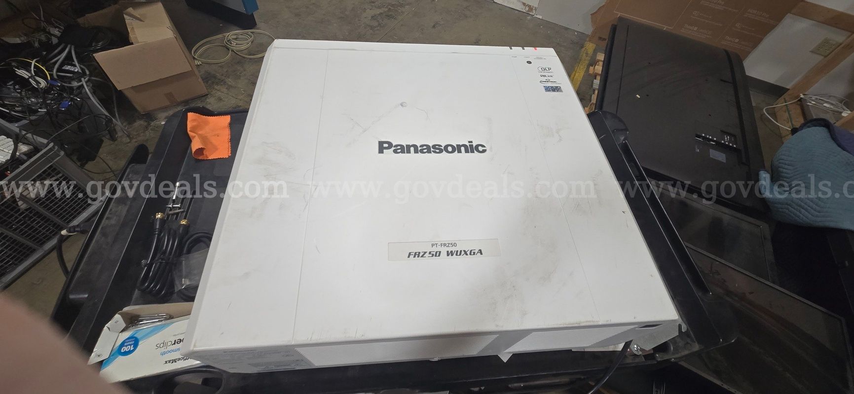 Panasonic PT-FRZ50 WUXGA projector