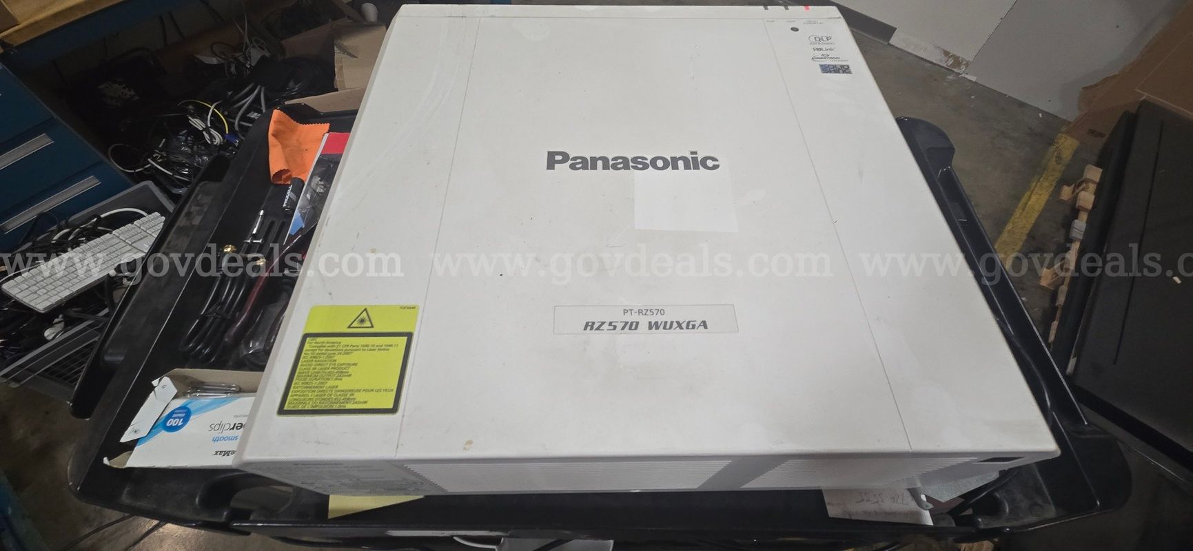 Panasonic PT-RZ570 WUXGA projector