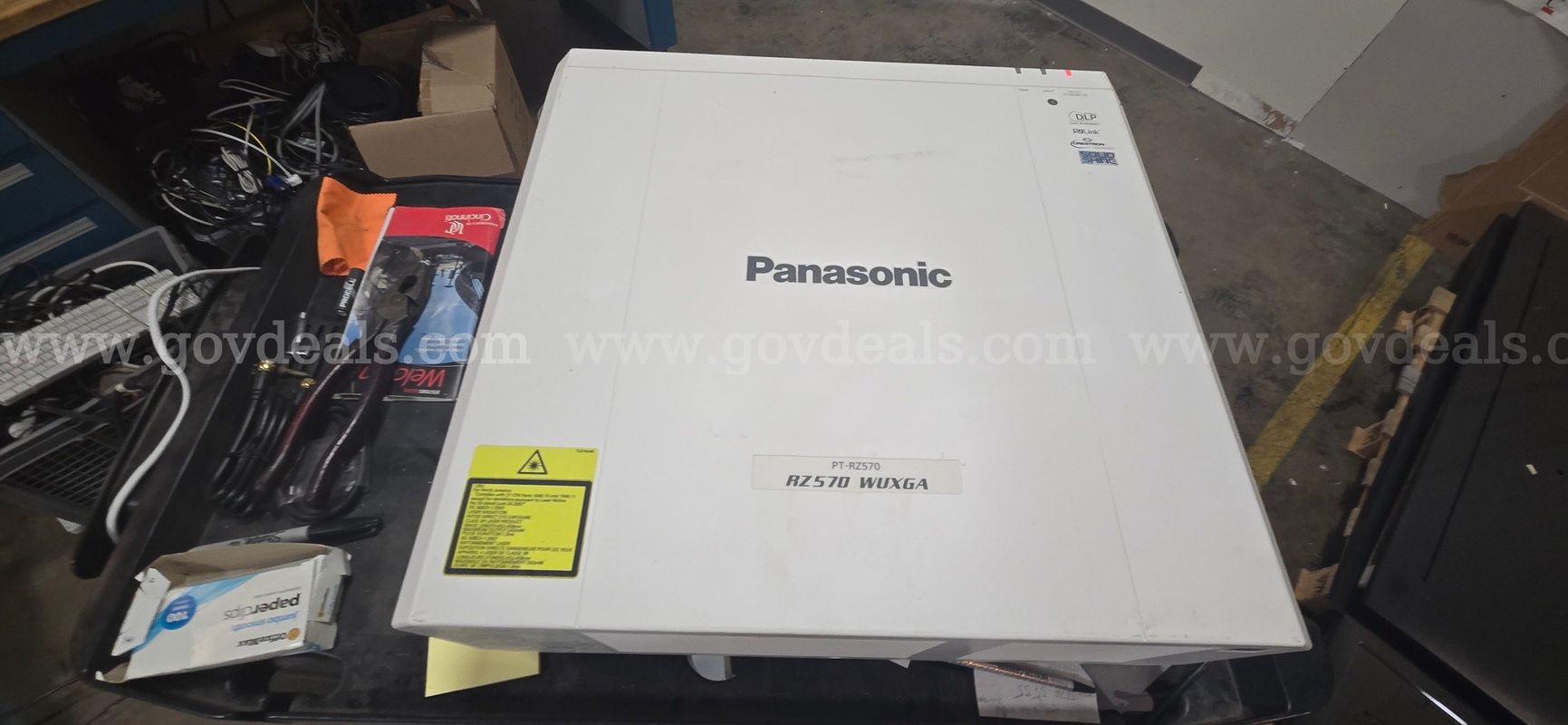 Panasonic PT-RZ570 WUXGA projector