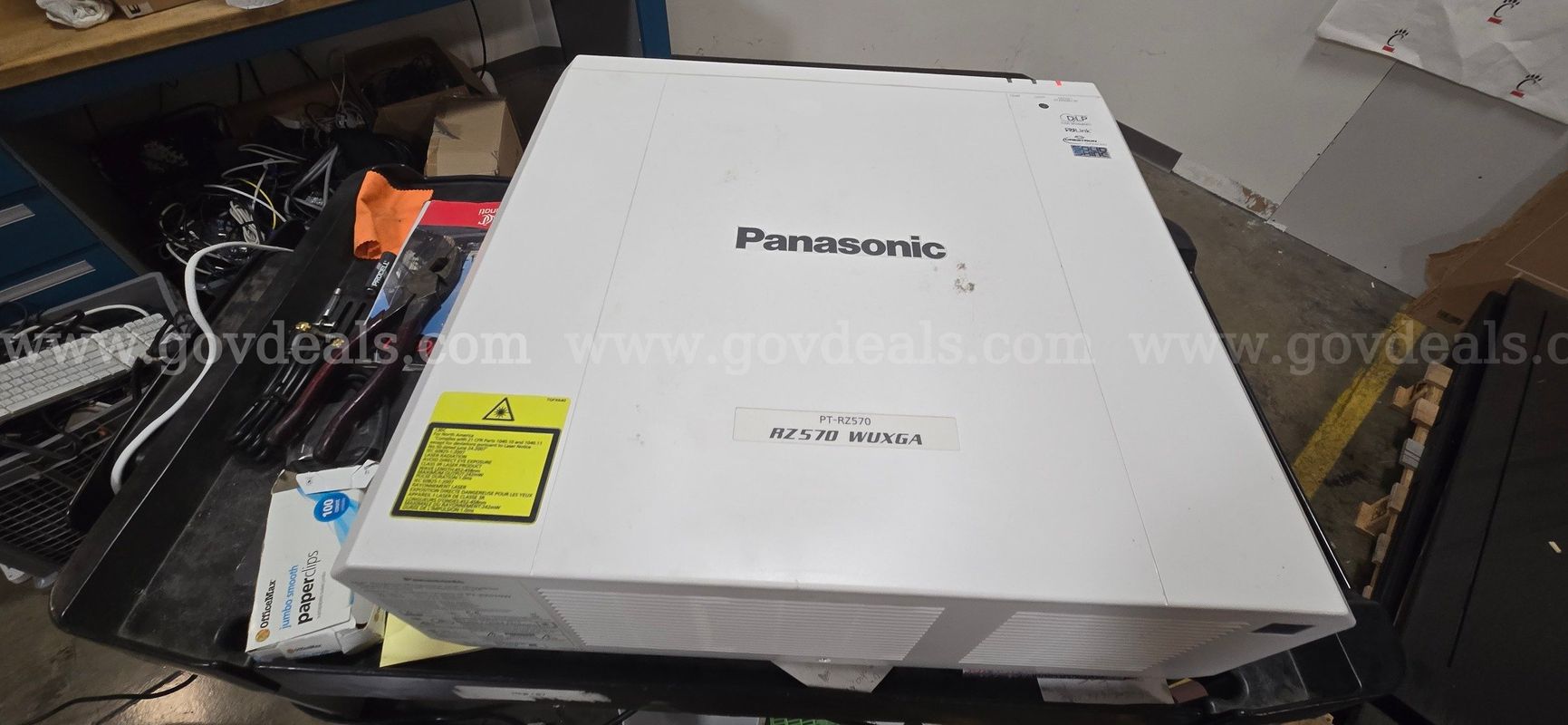Panasonic PT-RZ570 WUXGA projector