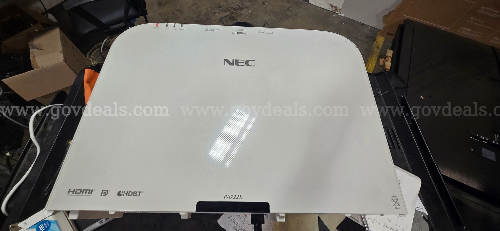 NEC PA722X projector