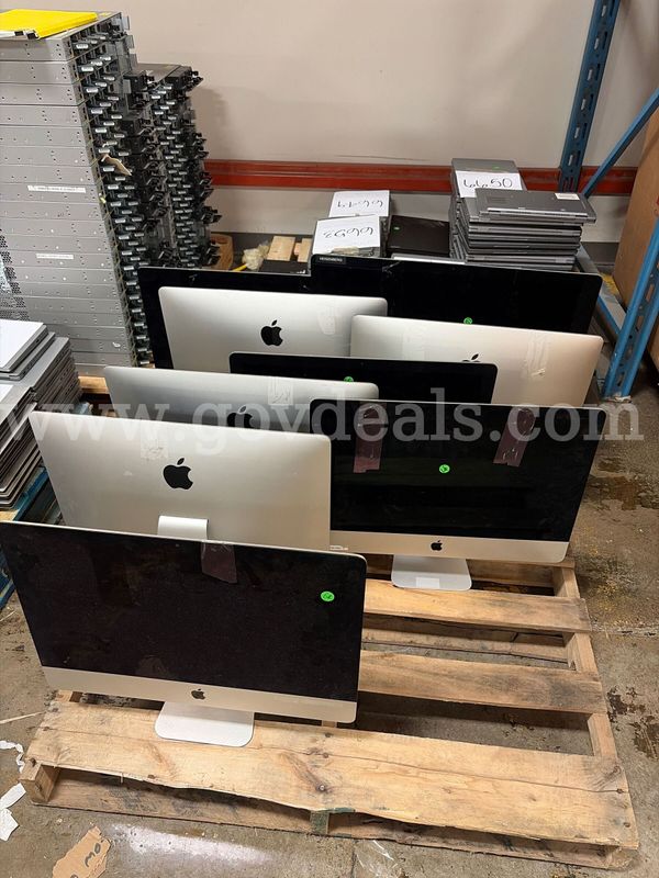 Lot of 9 Assorted iMacs