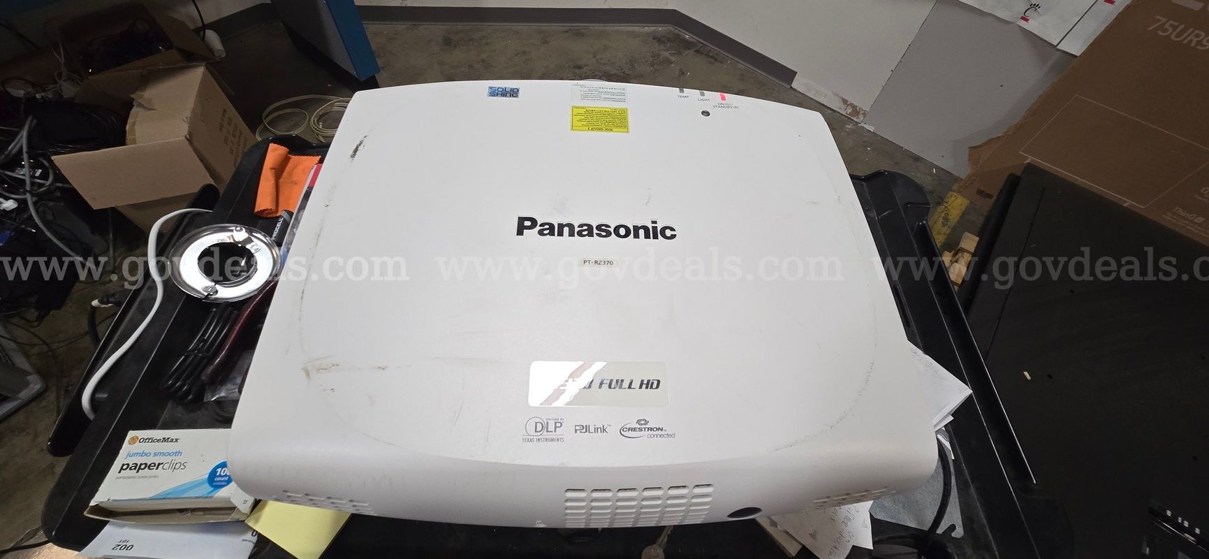 Panasonic RZ370 Full HD projector