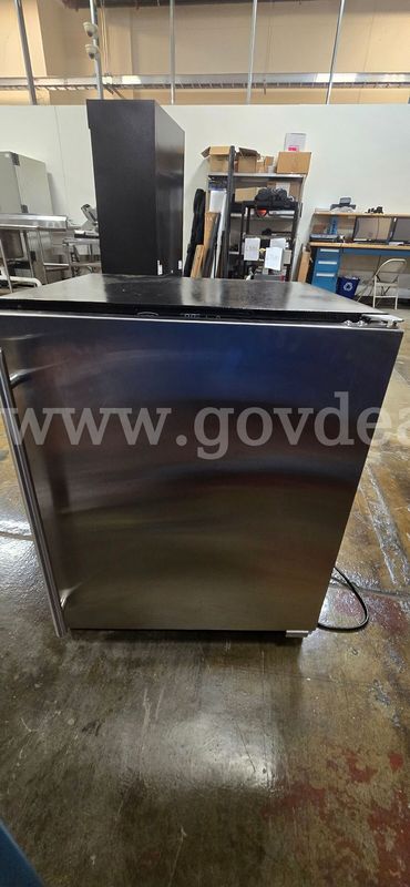 Marvel 24" Low-Profile Stainless-Steel Refrigerator (MARE124-SS31A)
