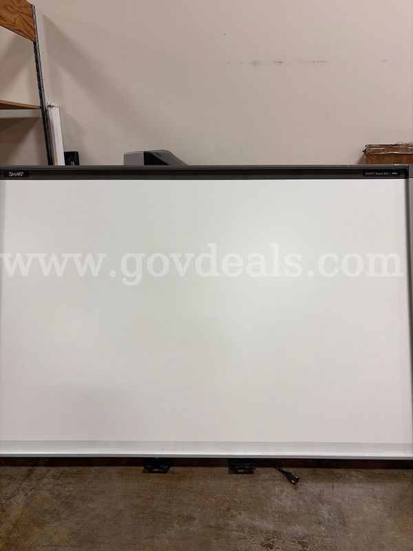 Smartboard 800 Screen & Projector