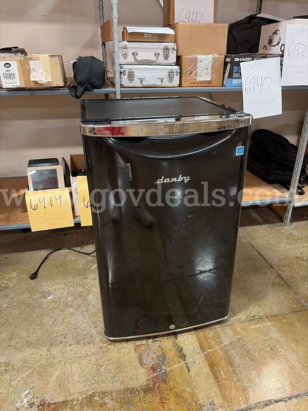 Danby 4.4 cu ft Undercounter Refrigerator w/ Solid Door - Black, 115v (DAR044A6MDB)