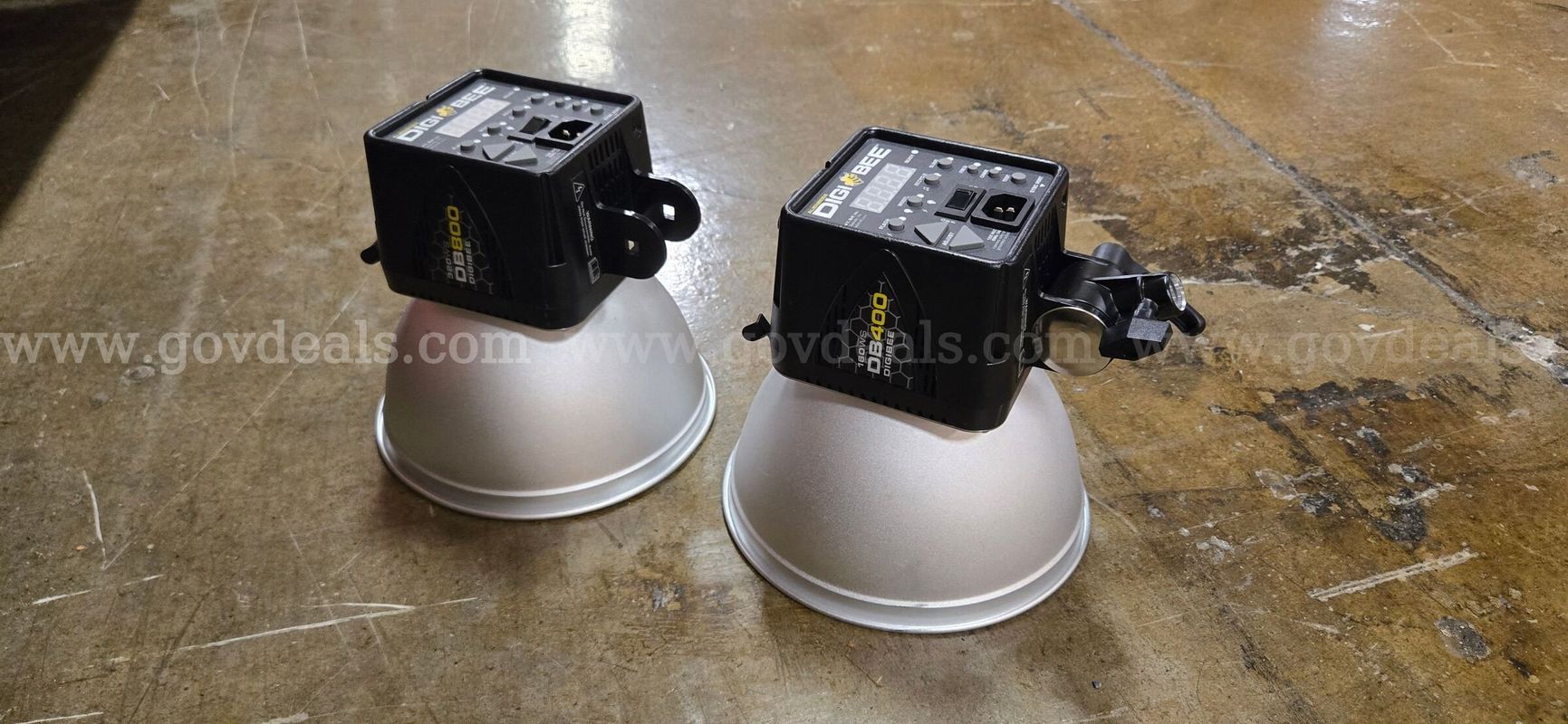 Lot of 1 DigiBee DB400 & 1 DigiBee DB800 Flash Strobe Monolights