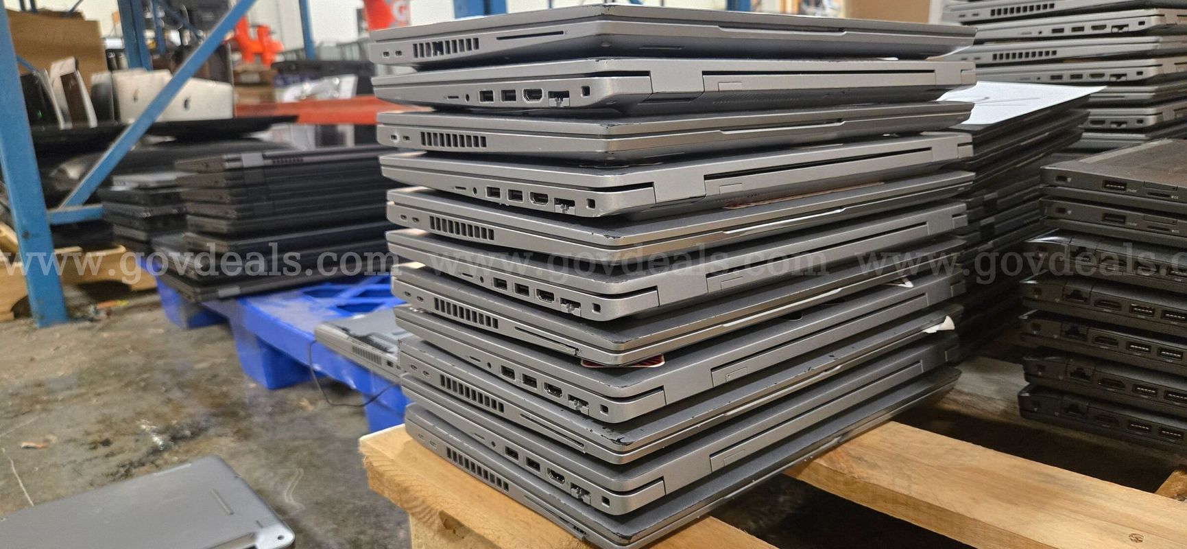 Lot of 11 Dell Latitude 5520 Laptops