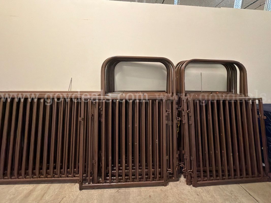 Lot of Animal Cage Fences