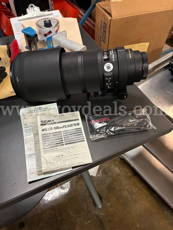 Sigma APO 120–300mm F2.8 EX DG OS HSM Lens
