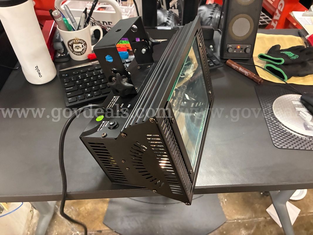 Lot of 1 Disco Strobe 750W Light