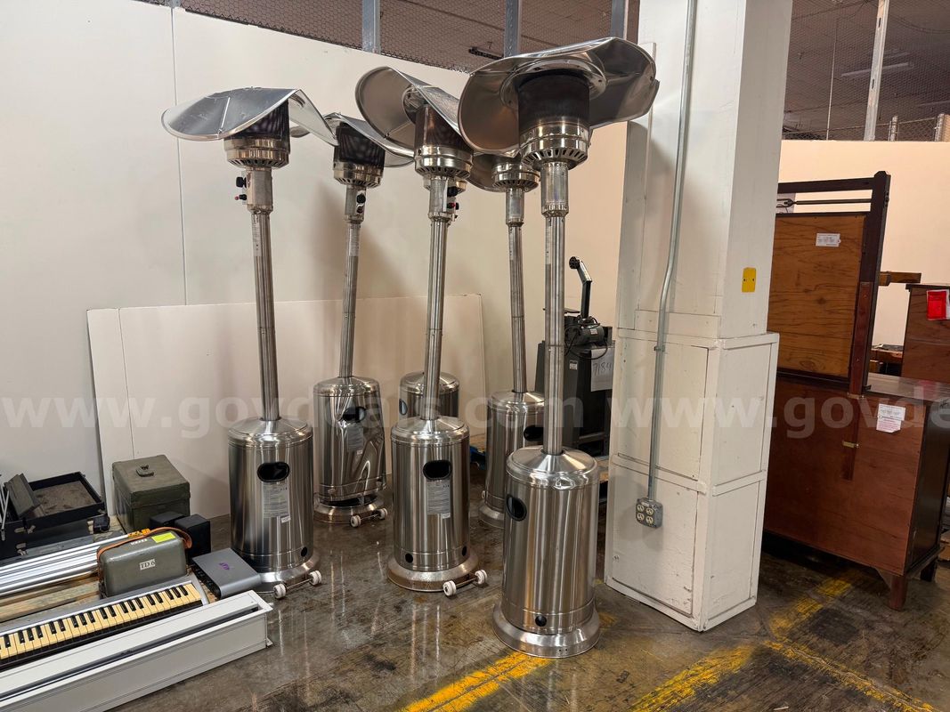 6 Hampton Bay 48000 BTU Propane Standing Patio Heaters