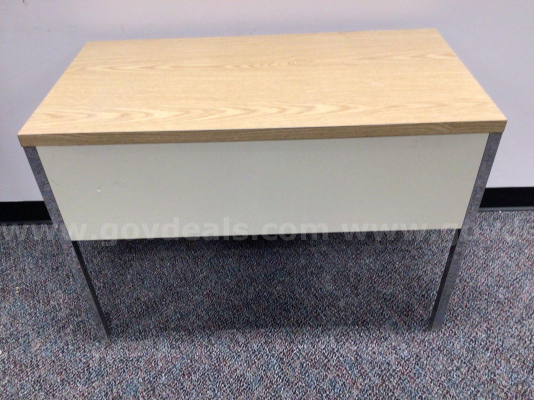 Table w/ wooden top - off white