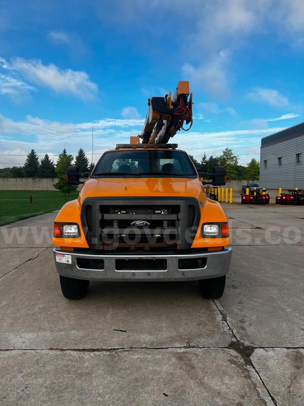 2011 Ford F-750 Bucket Truck Terex Aerial TL38