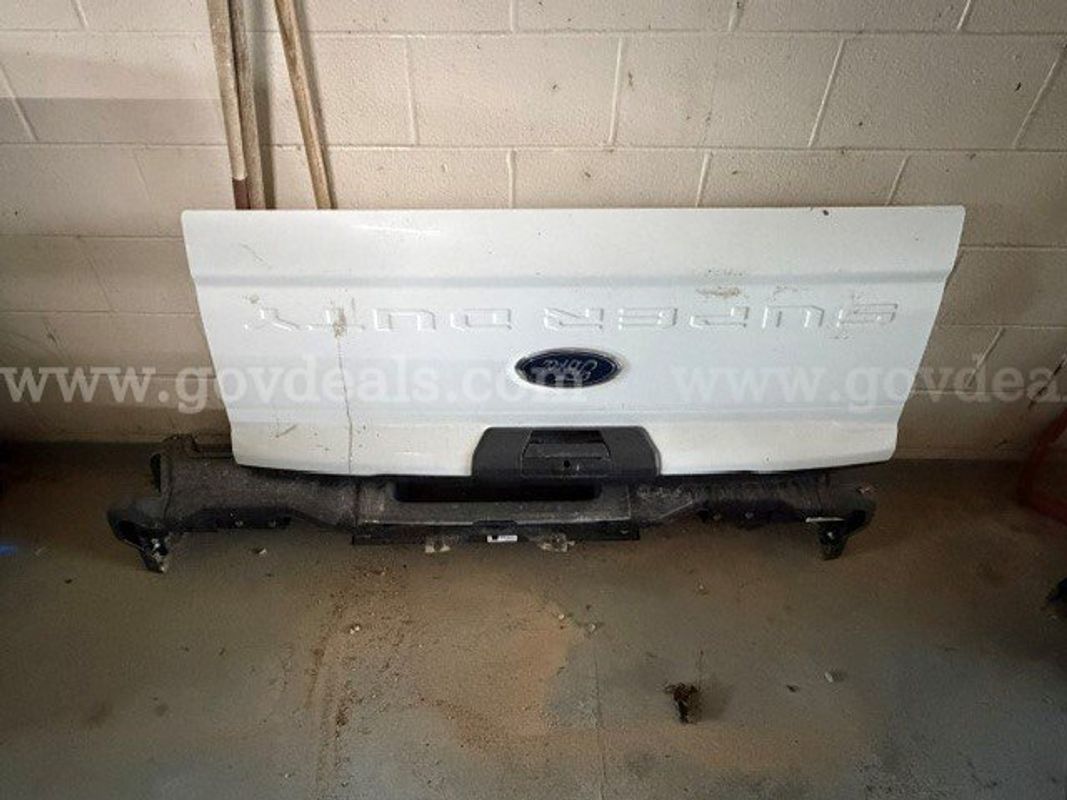 Rear bumper and tailgate from 2026 ford Super duty