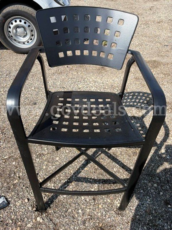 2 Counter Height outdoor chairs