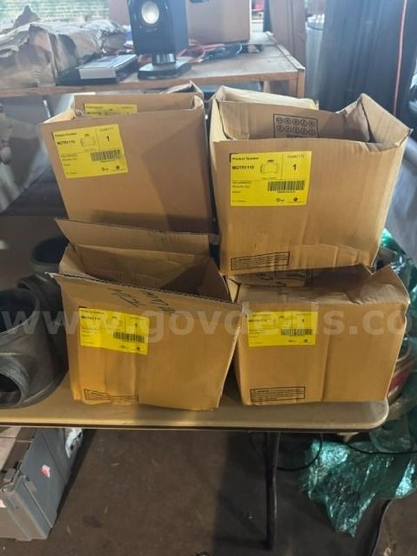 Approx. (14) galvanized reducing tee 4" x 4" x 3" MGTR1100