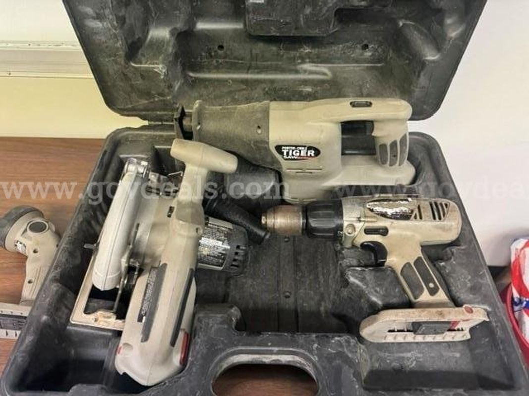 PORTER CABLE POWER TOOLS WITH CASE