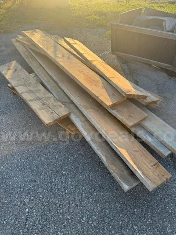 STACK OF LUMBER - VARIOUS LENGTHS ( 81.5 " - 132")