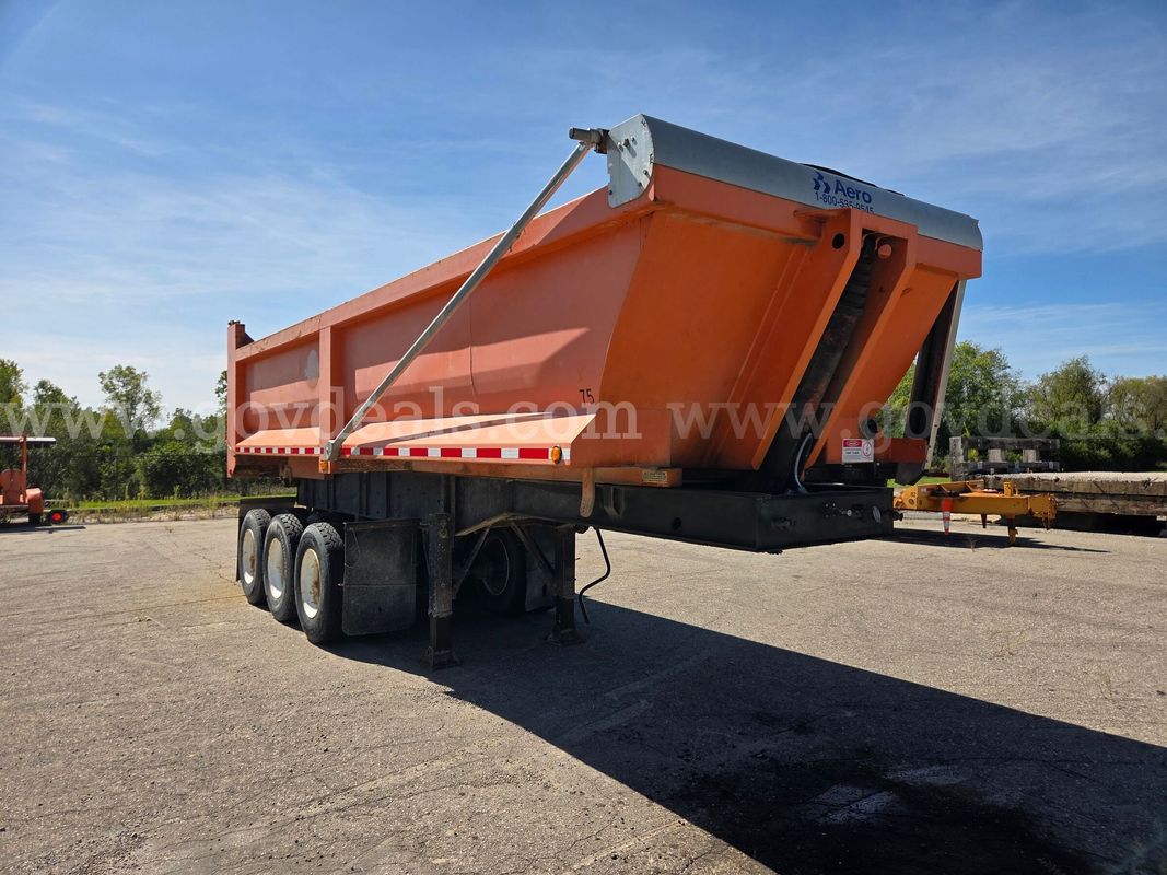 '75 TRAILCO Tri-axle dump trailer