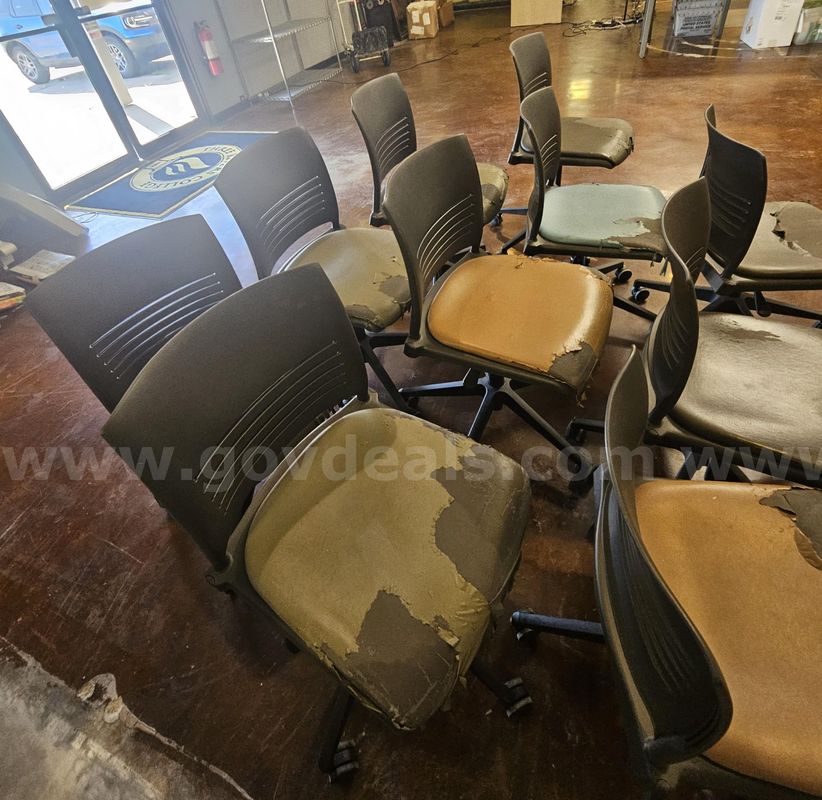 Lot of KI Strive Desk Chairs