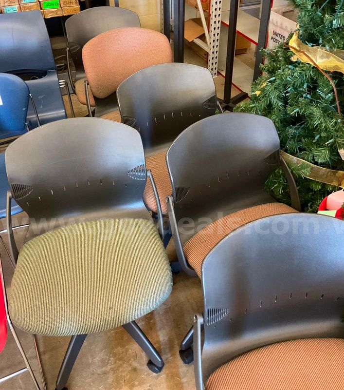 Lot of 6 rolling chairs