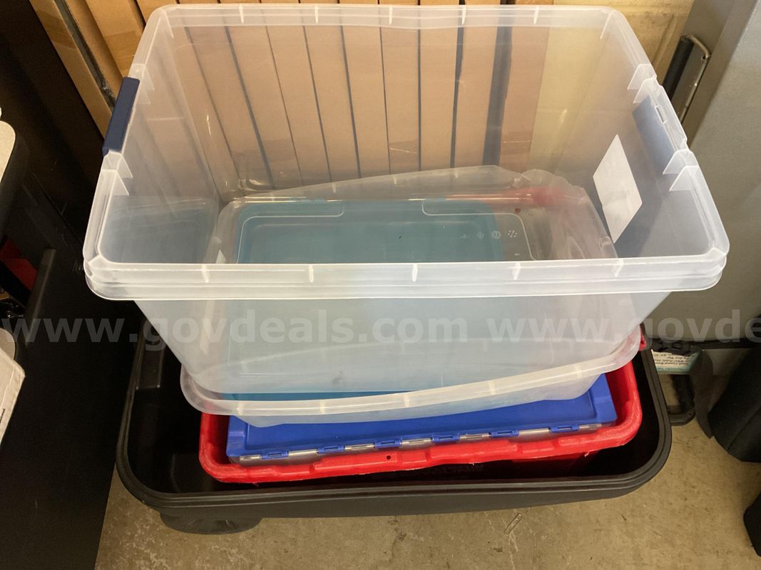 Lot of assorted plastic storage bins