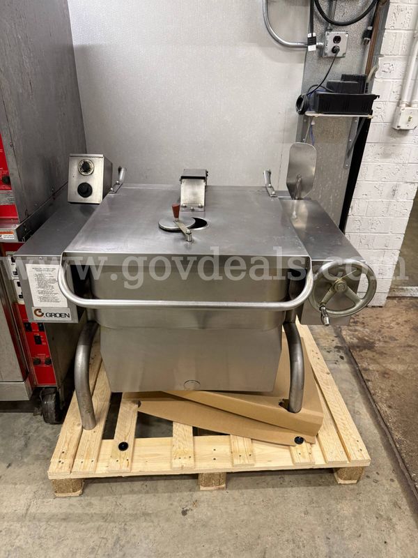 Groen braising pan/tilt skillet