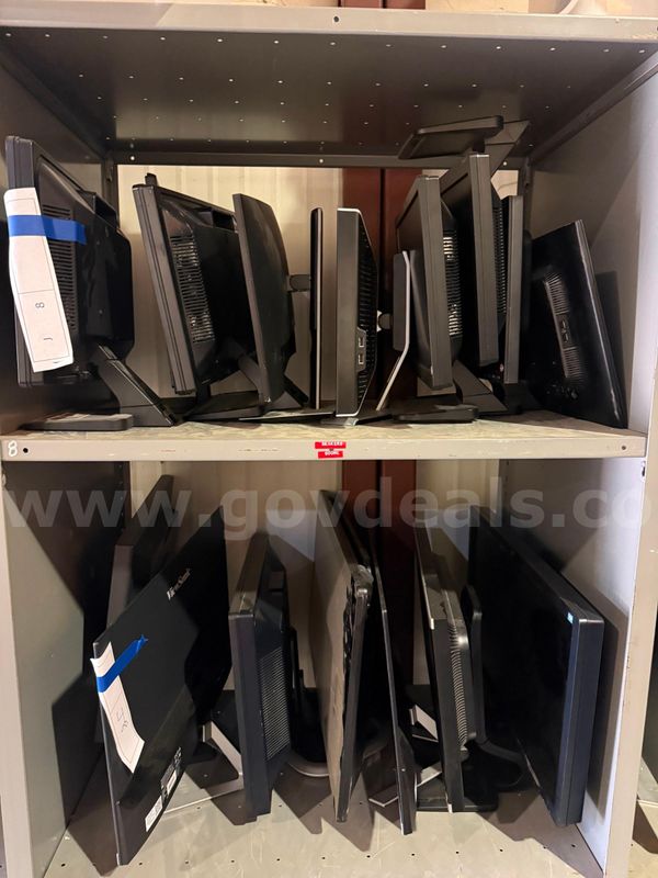 one lot of monitors