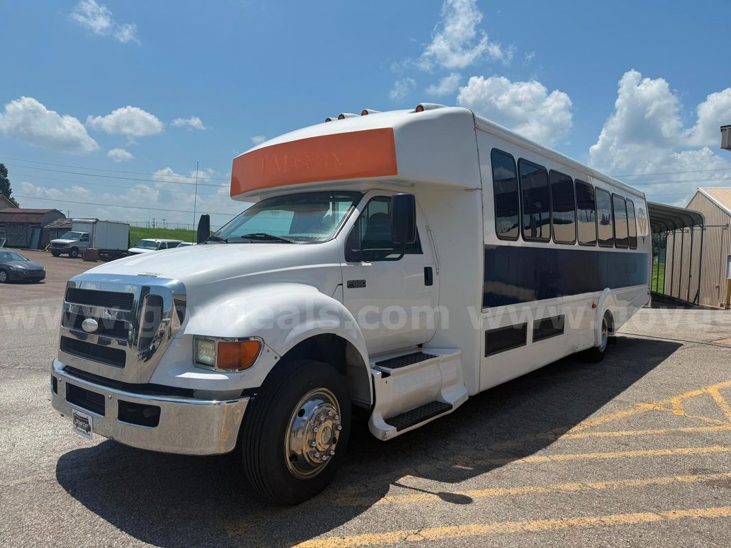 2009 Ford F650 Bus