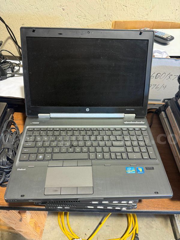 4 HP Laptops