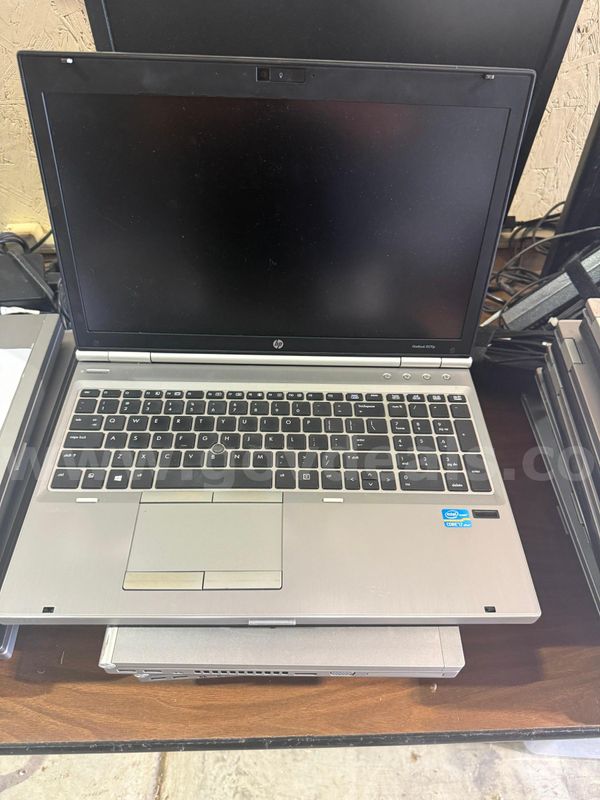 5 HP Laptops