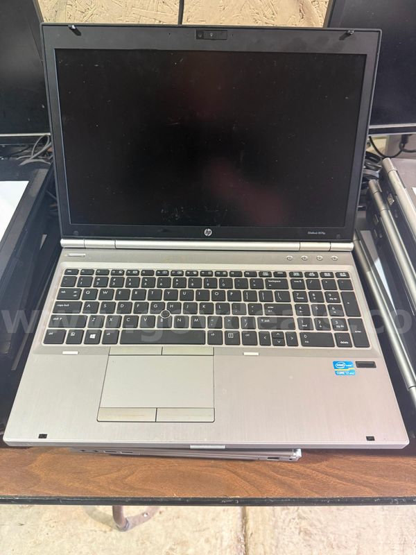 4 HP Laptops