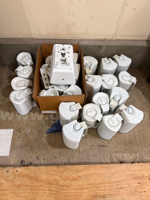 One lot of speakers