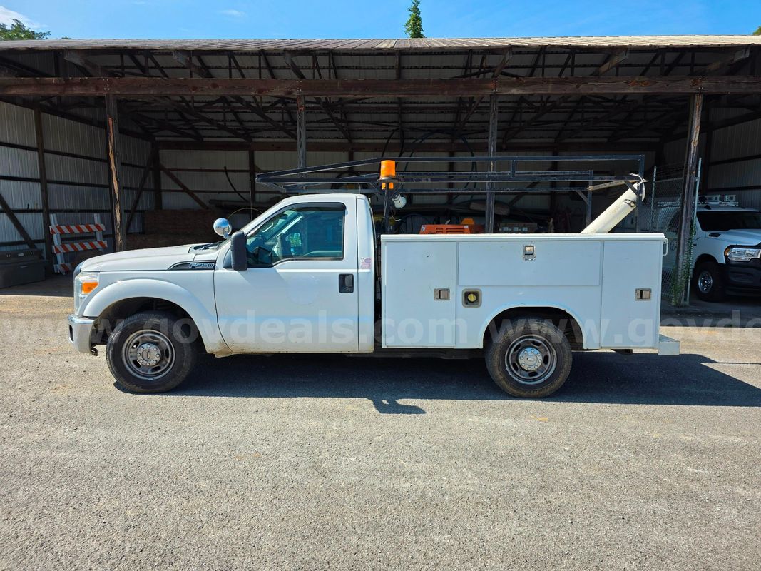 2011 Ford F-250 SD XL 2WD