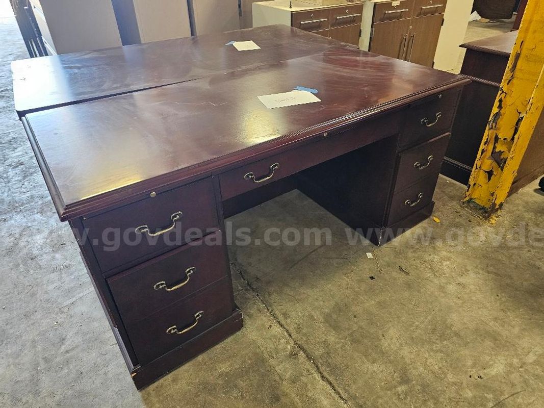 Desk 3