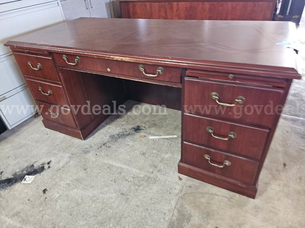 Desk 10 (1 of 9)