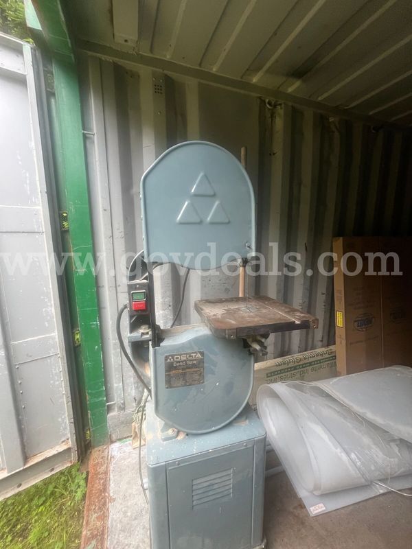Vintage Delta 14" Vertical Bandsaw