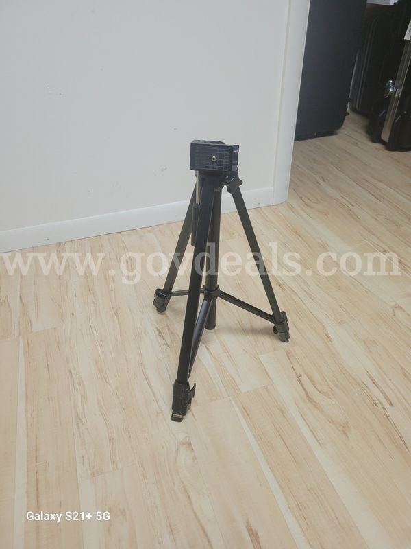Hollywood tripod